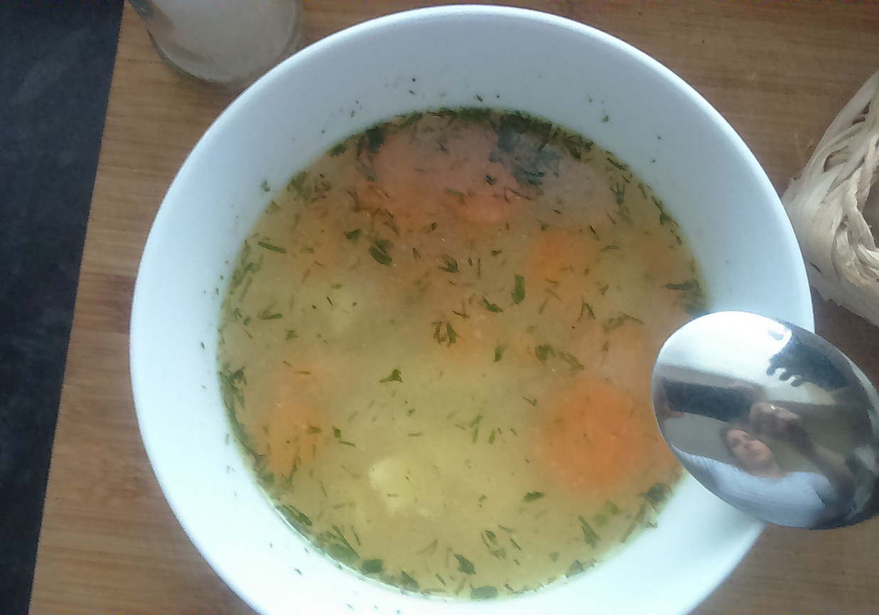 Lekka zupka z lanymi kluseczkami  foto