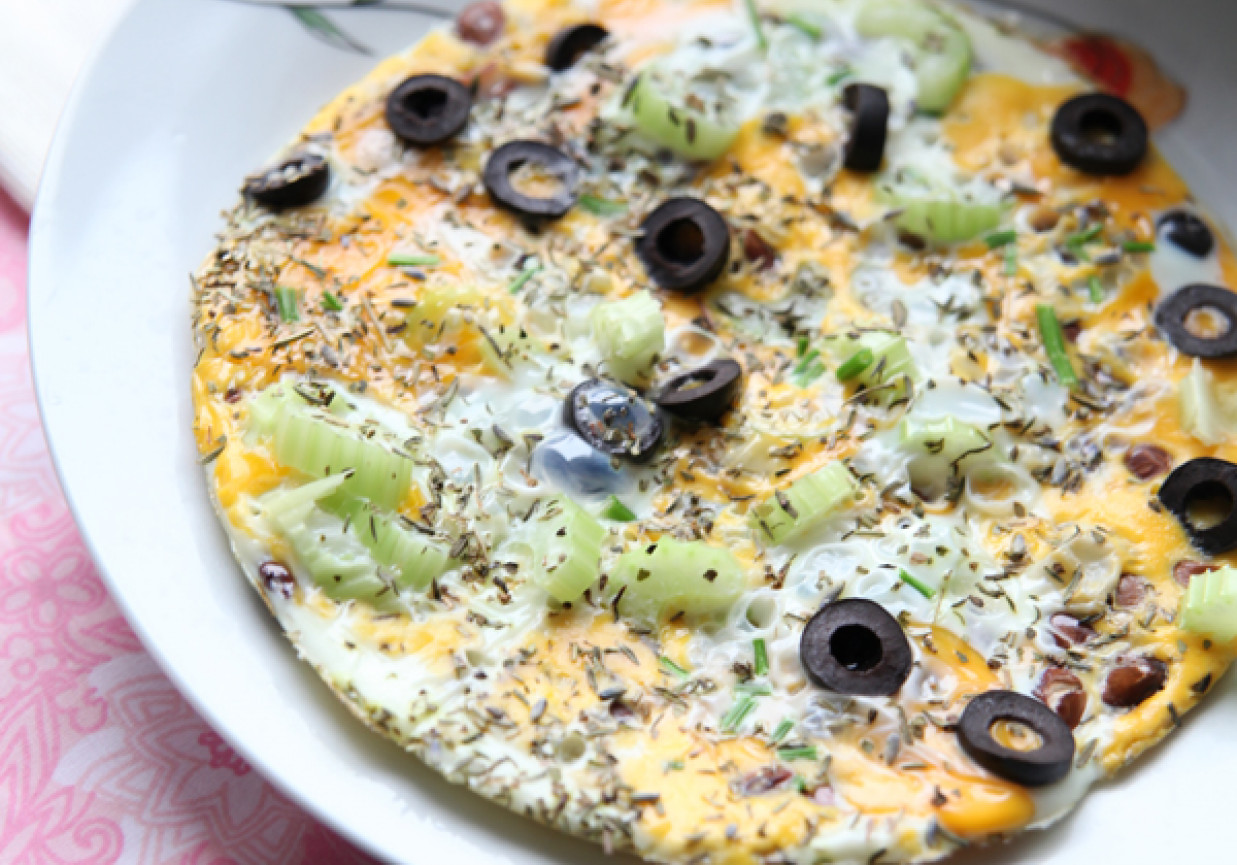 Lekki omlet z warzywami foto