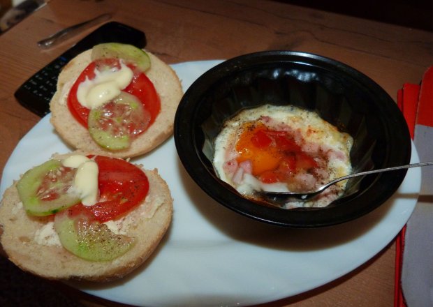 Fotografia przedstawiająca lekki śniadanie jajko inaczej
