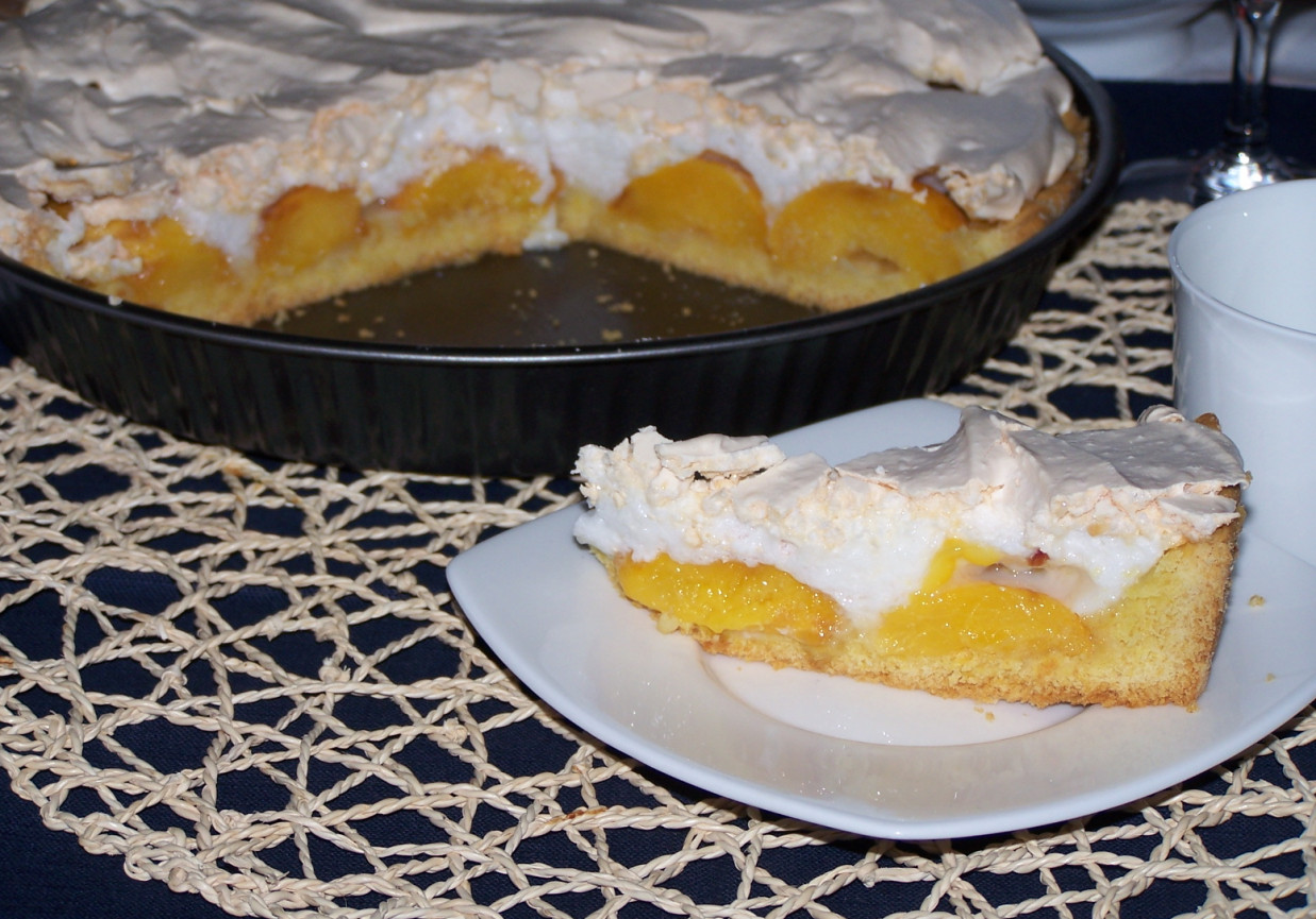 Lekkie ciasto do wieczornej kawki, czyli tarta z brzoskwiniami :) foto