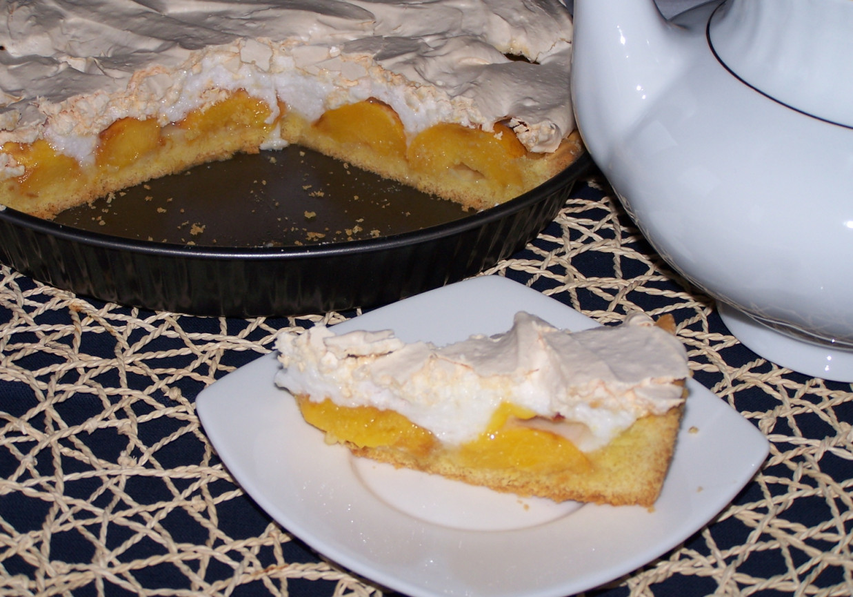 Lekkie ciasto do wieczornej kawki, czyli tarta z brzoskwiniami :) foto