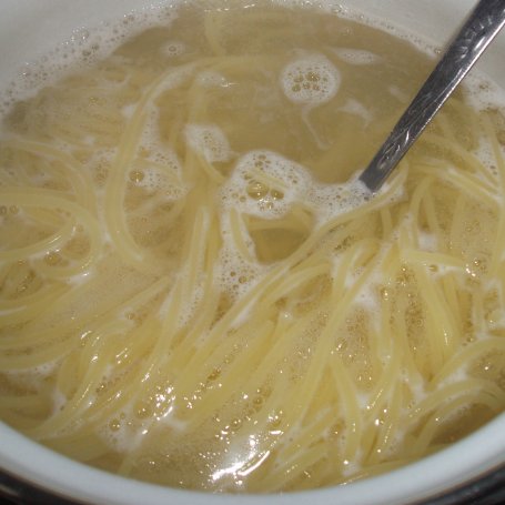 Krok 1 - LEKKIE DANIE Z MAKARONEM I Z TUŃCZYKIEM foto