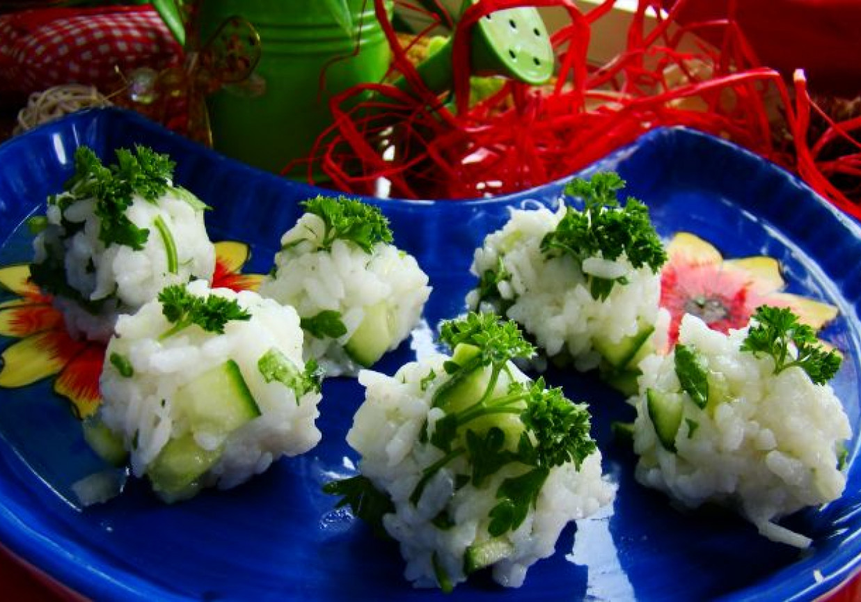 Lekkie ryżowe kluki  z ogórkiem zielonym foto