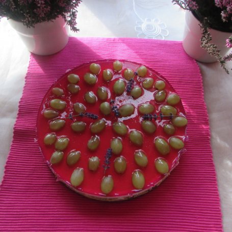 Krok 7 - Lekkie serowe, czyli ciasto z winogronem :) foto