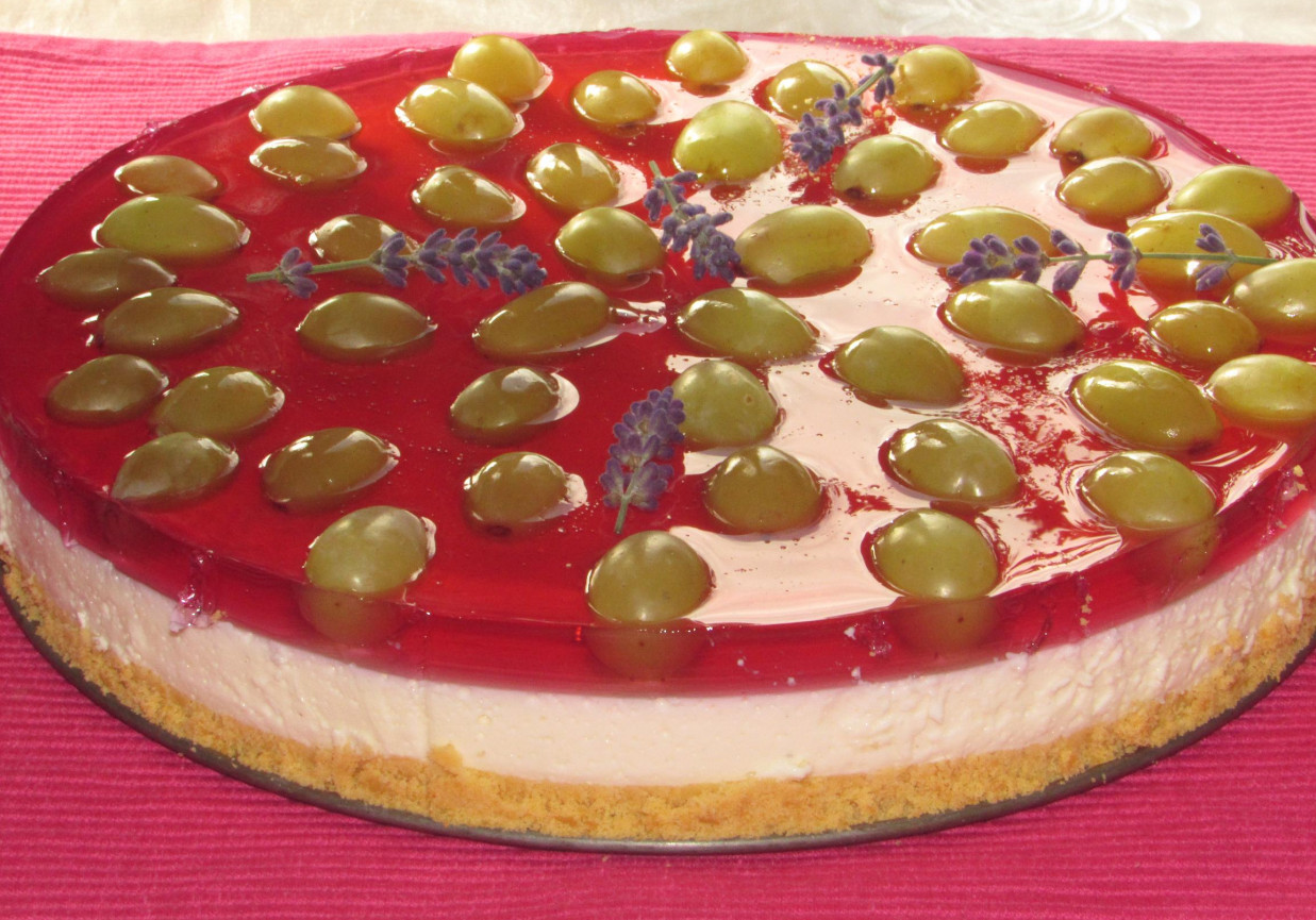 Lekkie serowe, czyli ciasto z winogronem :) foto