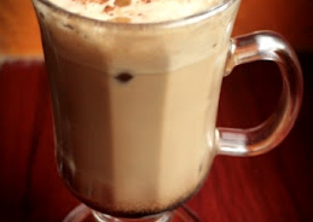 Fotografia przedstawiająca Lekko imbirowa kawa mrożona