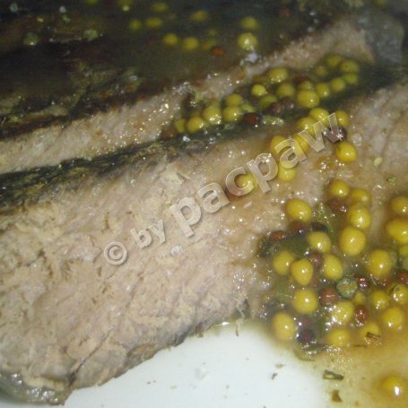 Krok 6 - Lekko pikantny stek wołowy sous vide w sosie z musztardy francuskiej foto