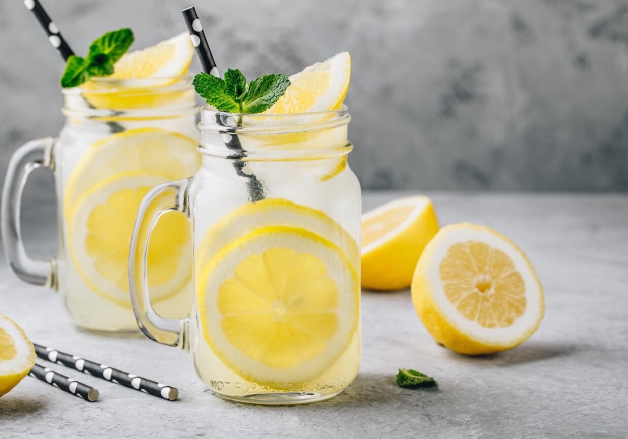 Lemoniada cytrusowa orzeźwiająca z miodem foto