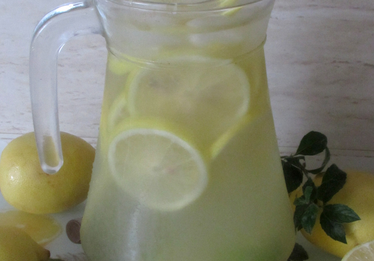 Lemoniada cytrynowa foto