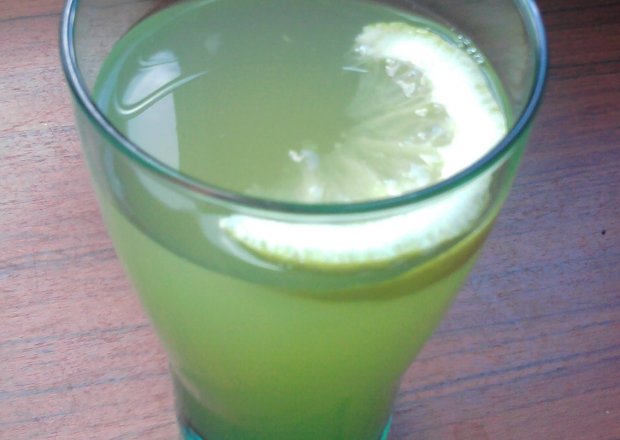 Fotografia przedstawiająca Lemoniada cytrynowo - grejpfrutowa