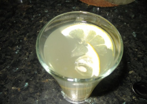 Fotografia przedstawiająca Lemoniada z miodem