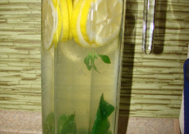 Fotografia przedstawiająca Lemoniada
