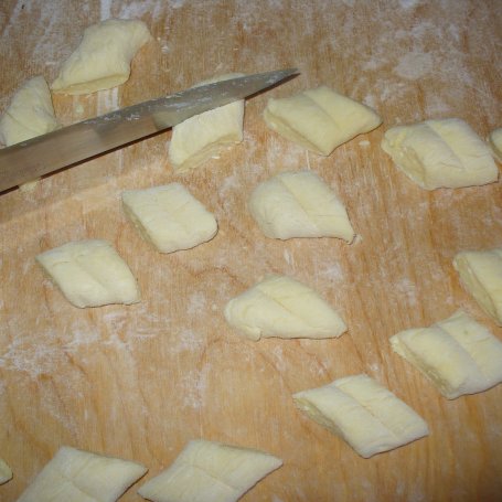 Krok 4 - Leniwe  z serem i ziemniakami na słodko  foto