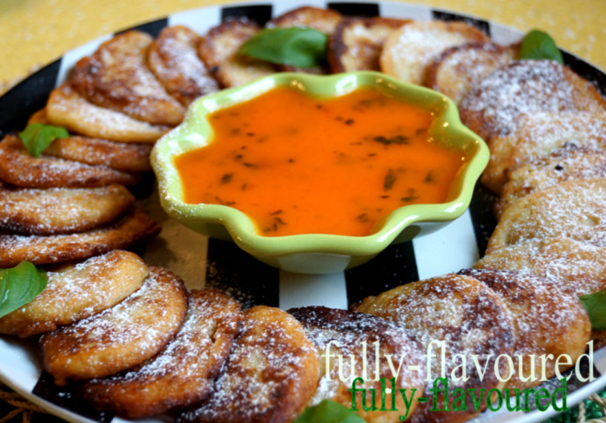 Leniwie słodkie placki  z młodych ziemniaków z sosem arbuzowo-imbirowym z bazylią foto