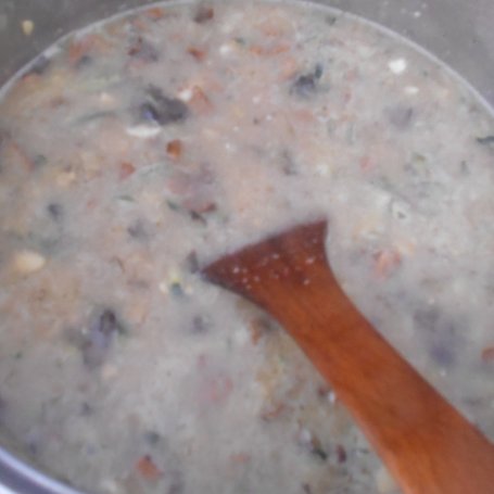 Krok 4 - Leśna zupa cukiniowo-serowa foto