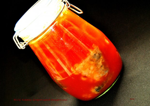 Fotografia przedstawiająca Leszcz w zalewie octowo-pomidorowej