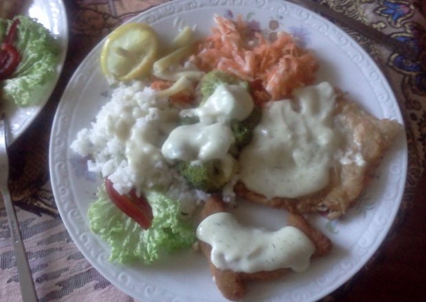 Fotografia przedstawiająca Leszcz z ryżem i warzywami w sosie białym