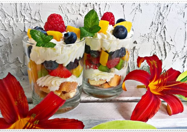 Fotografia przedstawiająca Letni deser owocowy Zewy