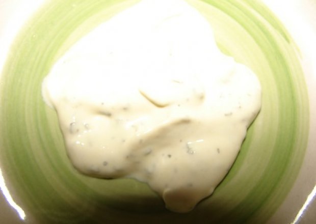 Fotografia przedstawiająca letni sos jogurtowy