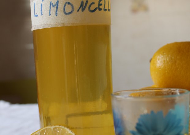 Fotografia przedstawiająca Likier cytrynowy - limoncello wg receptury z Sorrento