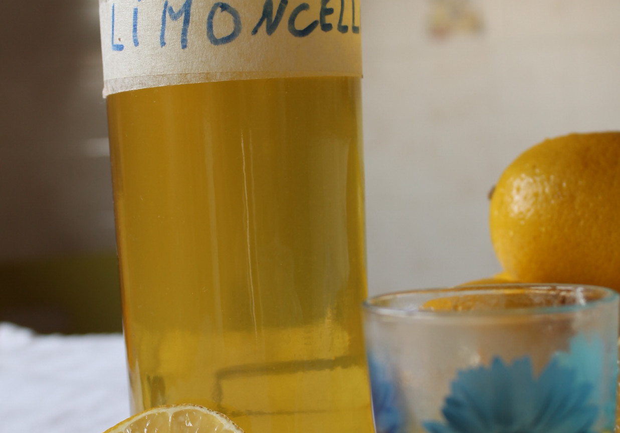 Likier cytrynowy - limoncello wg receptury z Sorrento foto