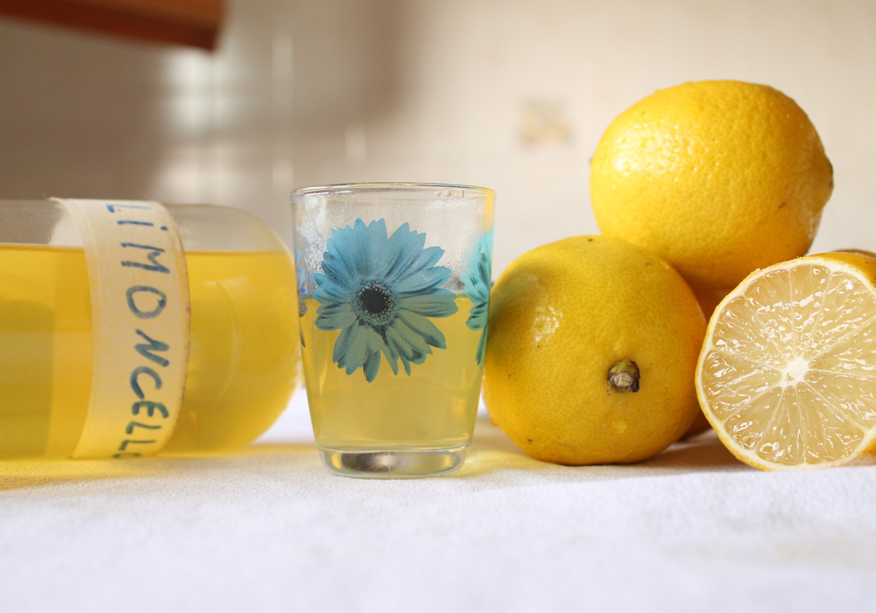 Likier cytrynowy - limoncello wg receptury z Sorrento foto