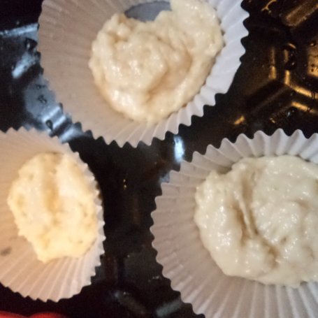 Krok 6 - Limonkowe muffinki na jogurcie naturalnym :) foto