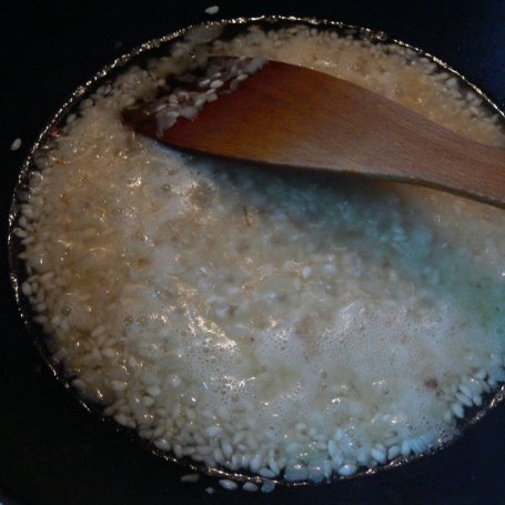 Krok 1 - Limonkowo- szafranowe risotto z łososiem foto