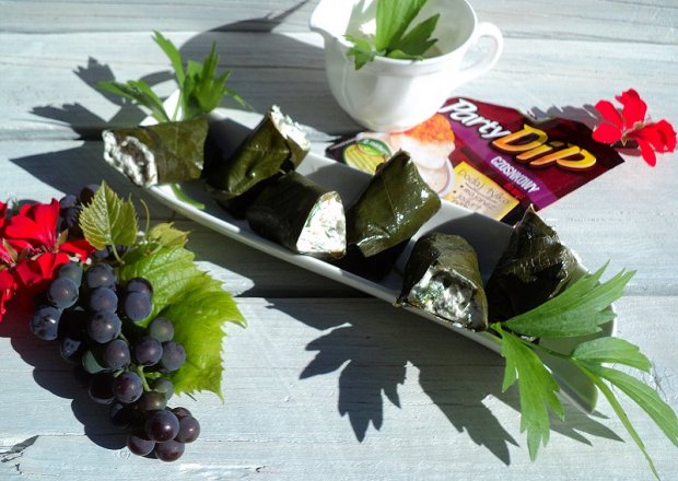 Fotografia przedstawiająca Liście winorosli z serowym nadzieniem :)