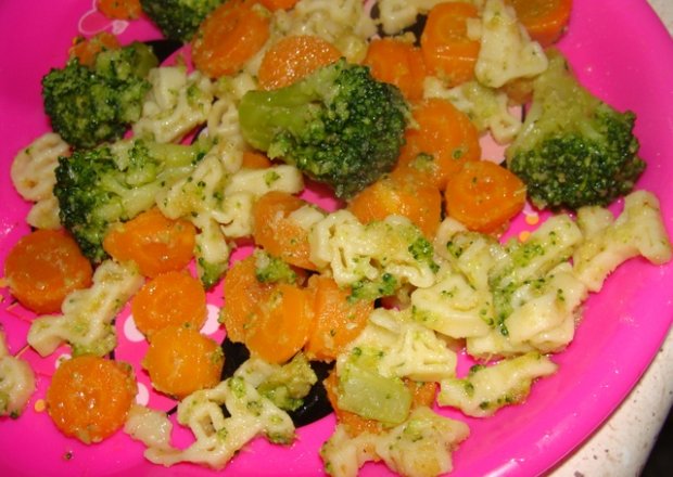 Fotografia przedstawiająca Literki z warzywami dla dzieci