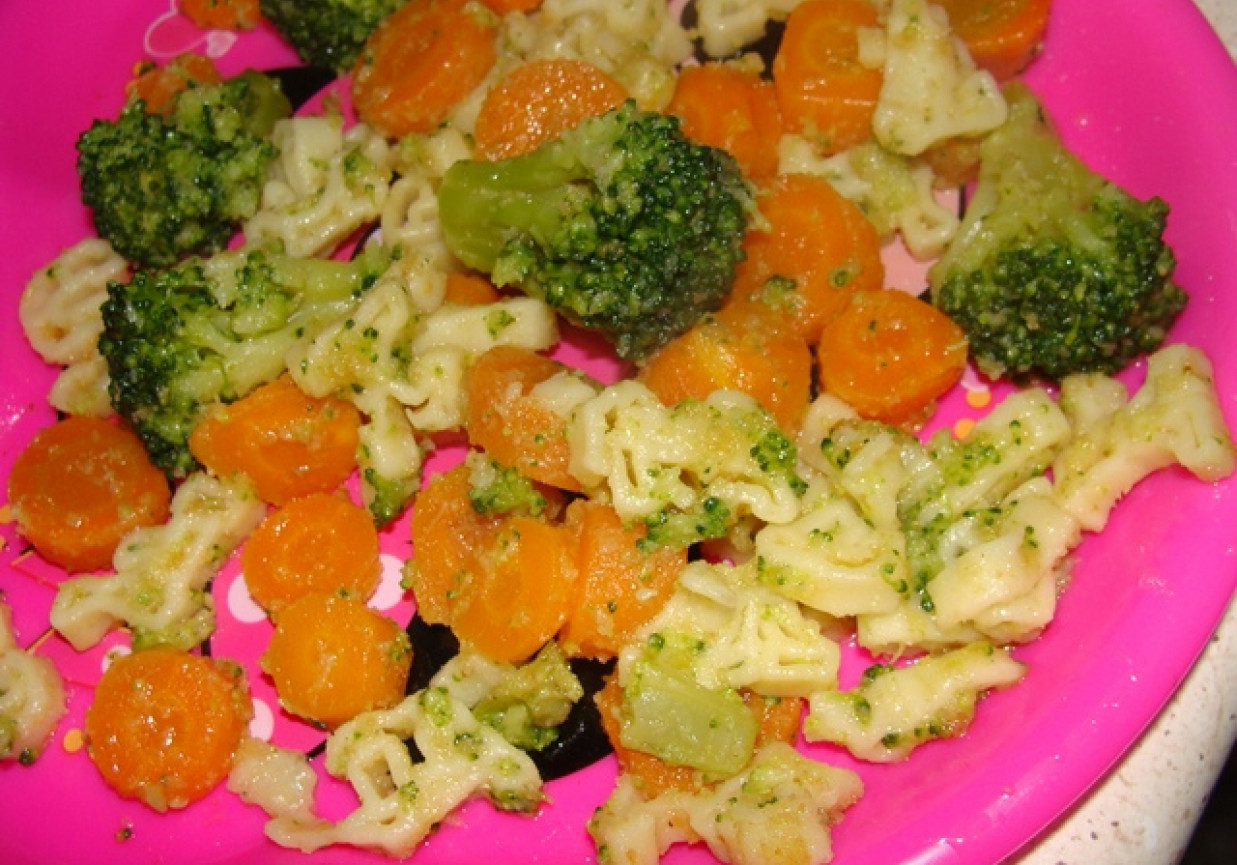 Literki z warzywami dla dzieci foto
