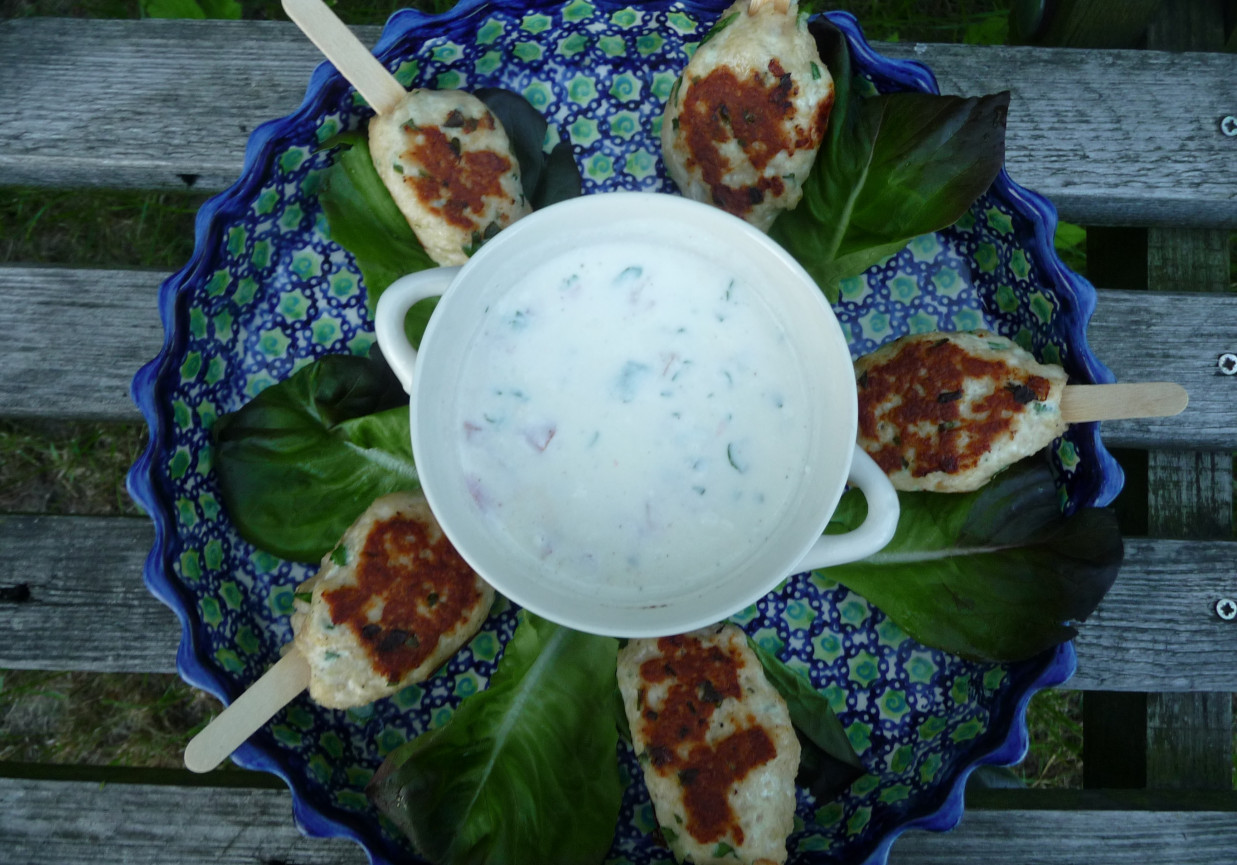 "Lizaki" z grilla z sosem jogurtowym foto