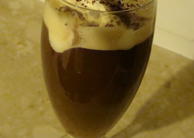 Fotografia przedstawiająca lodowa mrożona kawa