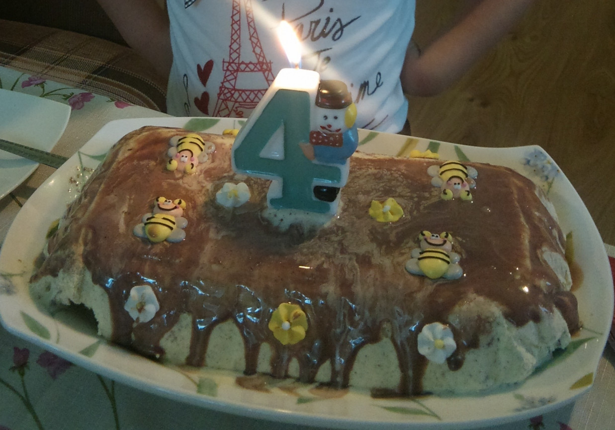 Lodowy tort urodzinowy foto