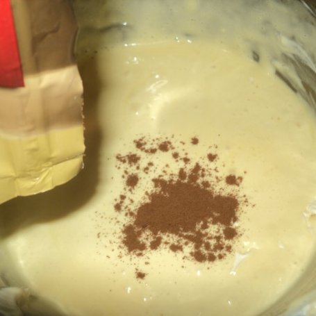 Krok 3 - Lody domowe kawowo- śmietankowe z sosem czekoladowym foto