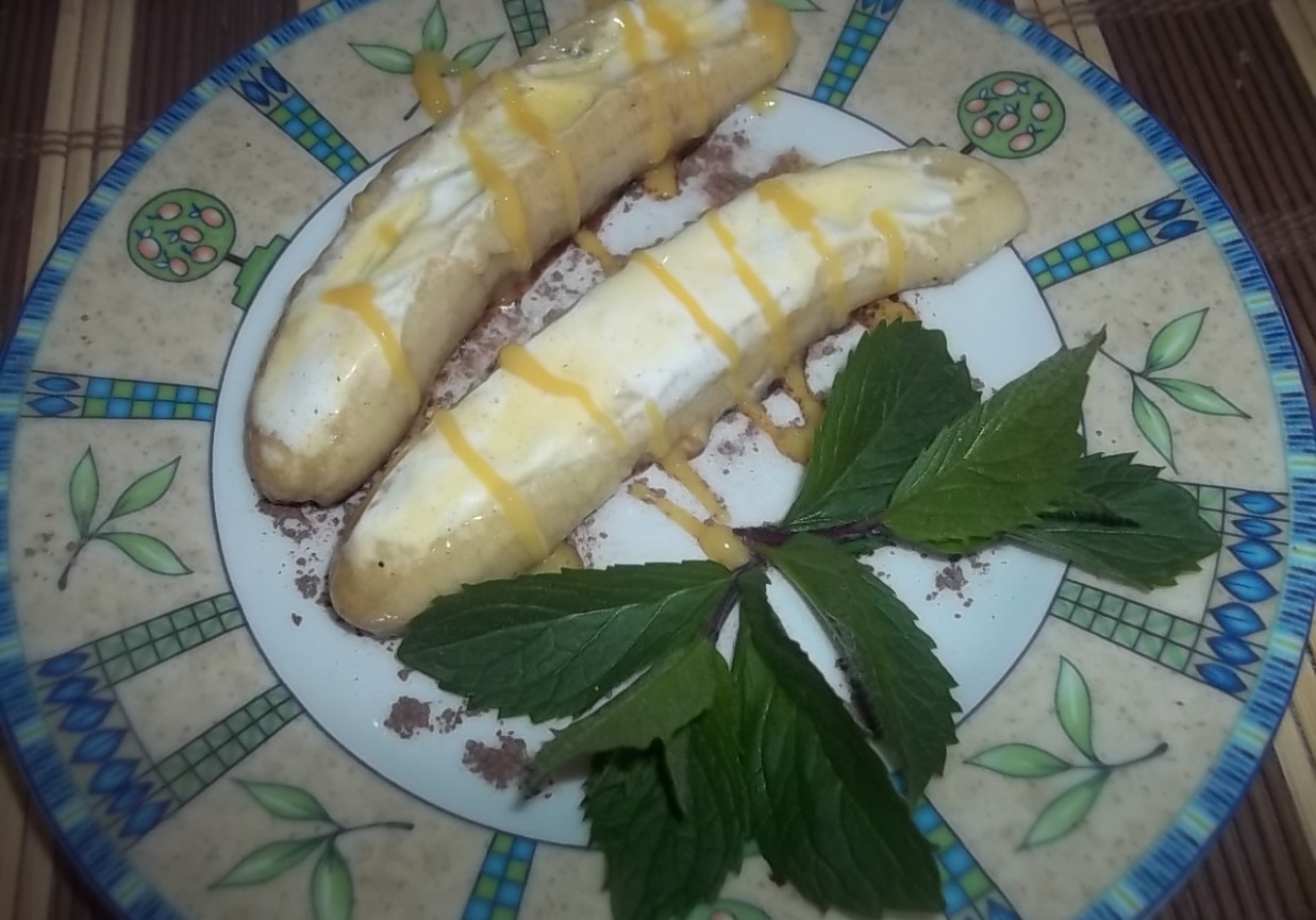 Lody grillowane w bananach z chili i miętą foto