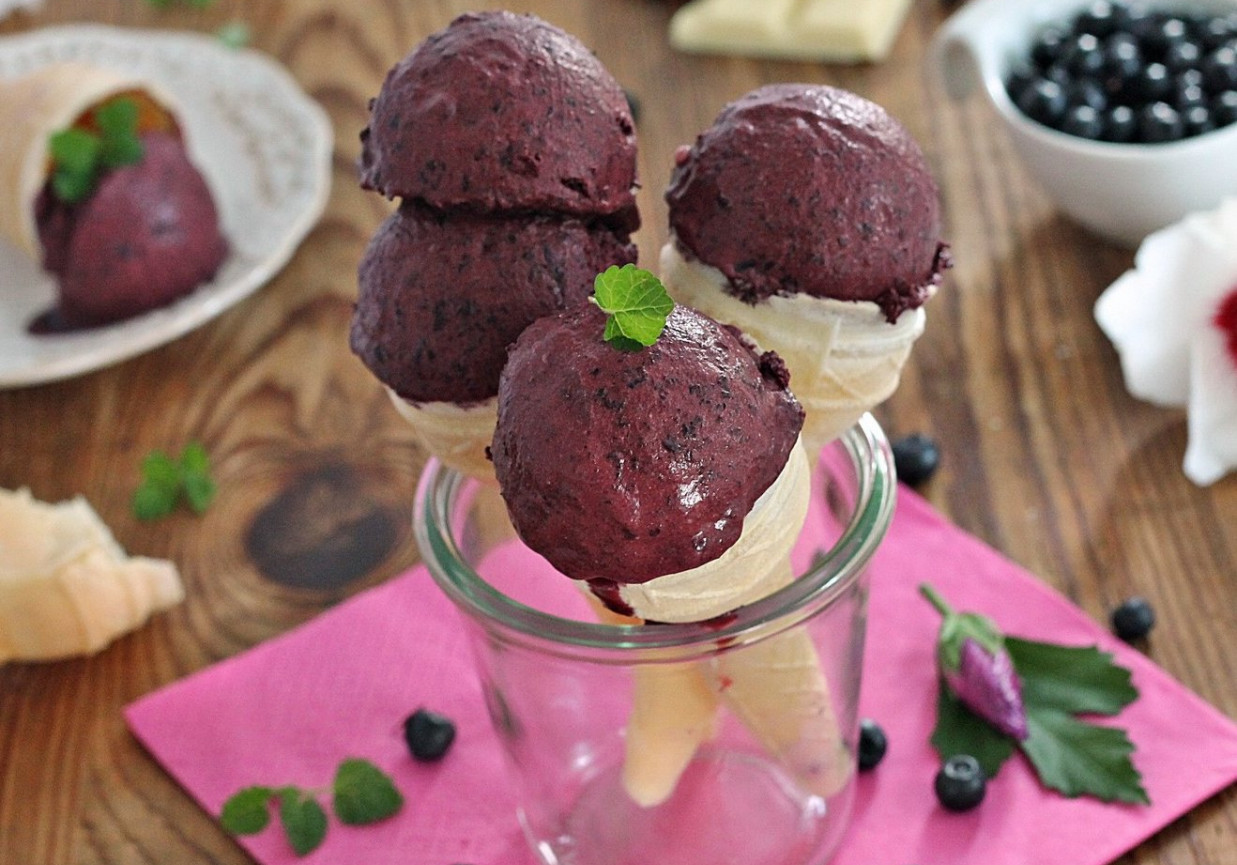 Lody jagodowo czekoladowo miętowe foto