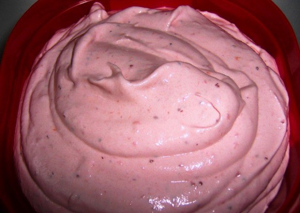 Fotografia przedstawiająca Lody malinowe jogurtowo-serowe błyskawiczne