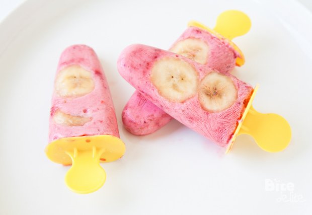 Fotografia przedstawiająca Lody truskawkowe z bananami