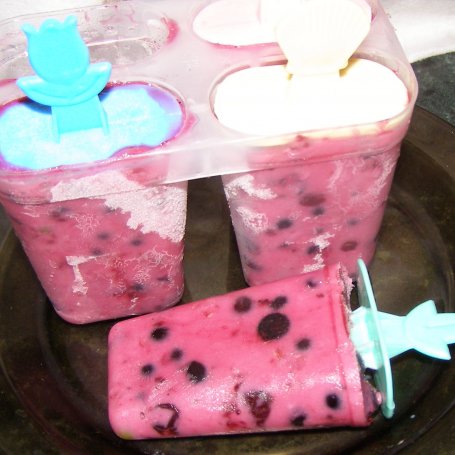 Krok 3 - lody z czarnej porzeczki i jogurtu... foto