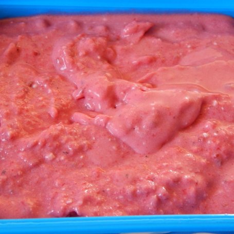 Krok 6 - Lody z czerwonych porzeczek foto