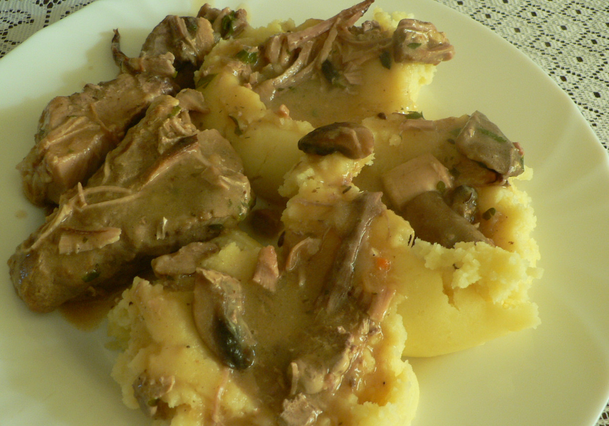 Łopatka pieczona w sosie grzybowym foto