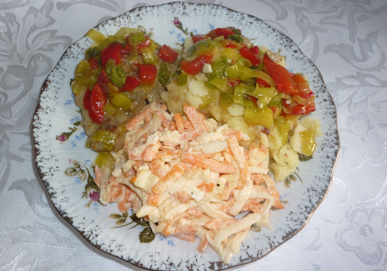 Łopatka w sosie porowo-paprykowym foto