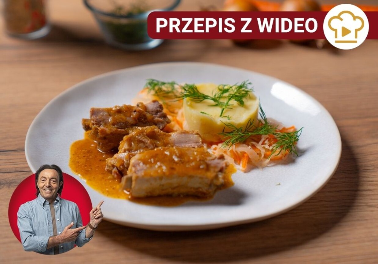 Żeberka w marynacie z cebulą foto