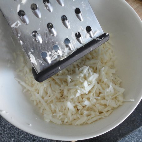 Krok 1 - Łosoś w porach i cieście francuskim foto