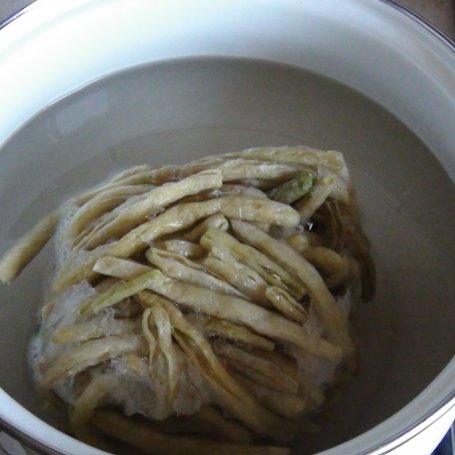 Krok 1 - Łosoś z mozzarela podany z fasolką szparagową foto