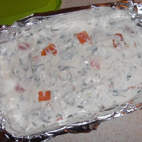 Krok 5 - Łososiowy torcik na tostach z chrzanową pianką foto