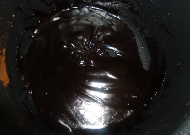 Fotografia przedstawiająca Lśniąca polewa czekoladowa