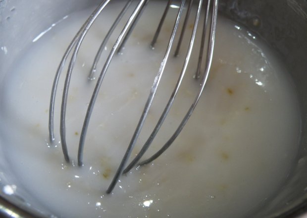 Fotografia przedstawiająca Lukier cytrynowy z mlekiem w proszku