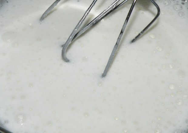 Fotografia przedstawiająca Lukier mleczny - kokosowy